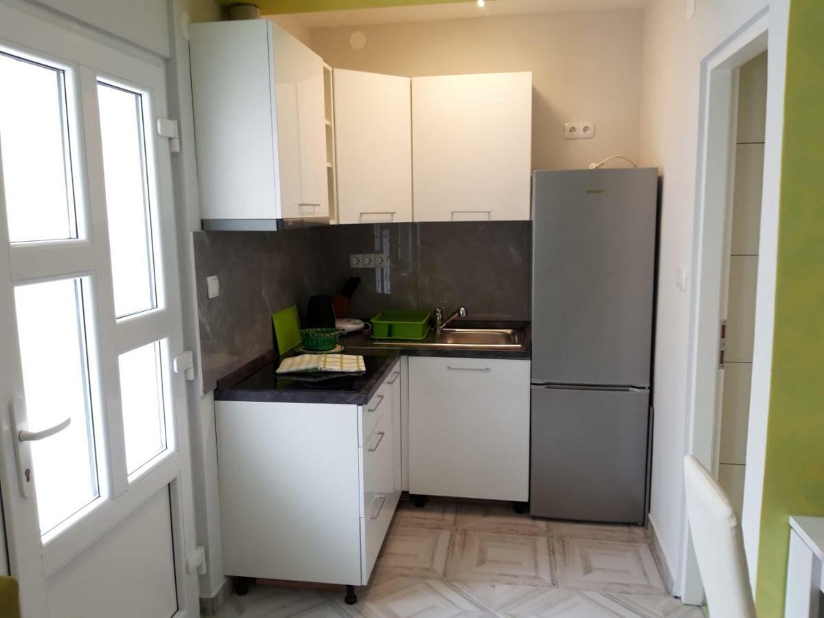 Studio Apartman F&L Макарська Екстер'єр фото
